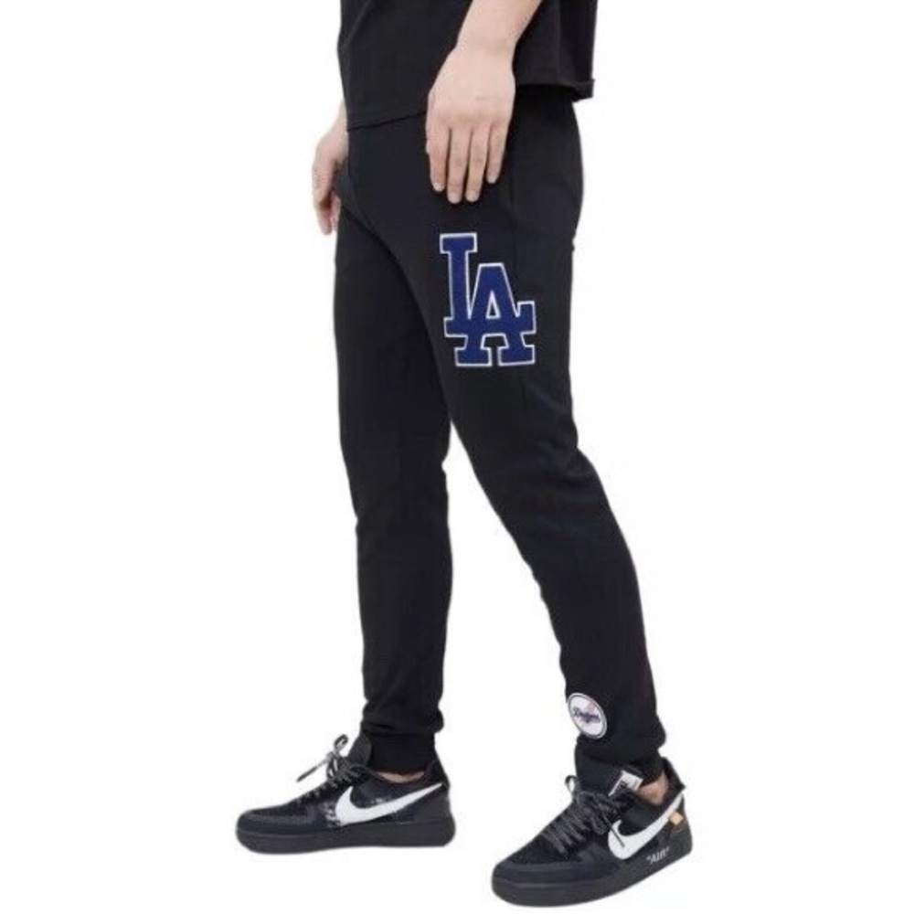 LA DODGERS PRO STANDARD MEN'S L BLACK PATCH EMBROIDERED SWEATPANTS